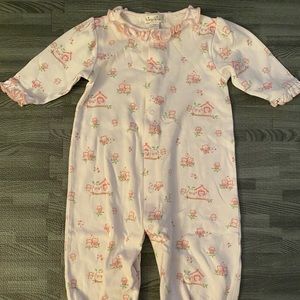 Kissy Kissy converter gown Sz S baby girl EUC